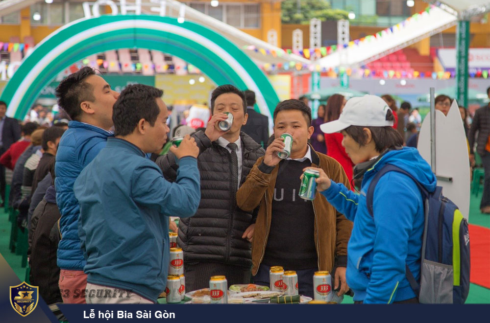 khach-tham-gia-le-hoi-bia-sai-gon