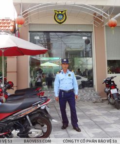 bao-ve-trong-xe-quan-cafe