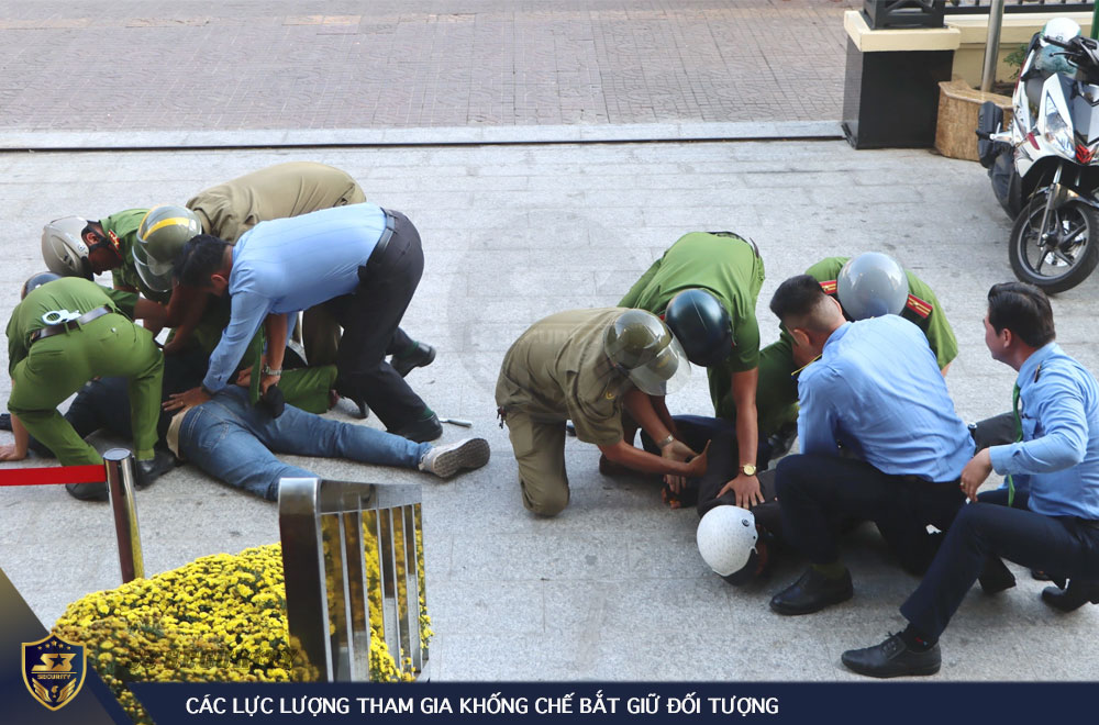 Tình huống các lực lượng phối hợp tham gia khống chế bắt giữ đối tượng cac-luc-luong-tham-gia-khong-che-bat-giu-doi-tuong
